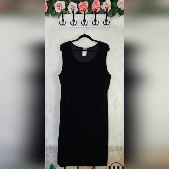 Helene Blake Classic Plus Black Velour Sleeveless Midi Dress - Picture 1 of 6